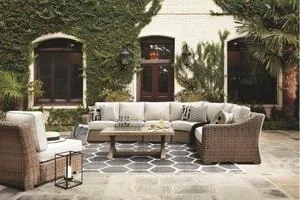 5-piece Outdoor Sectional With Coffee Table