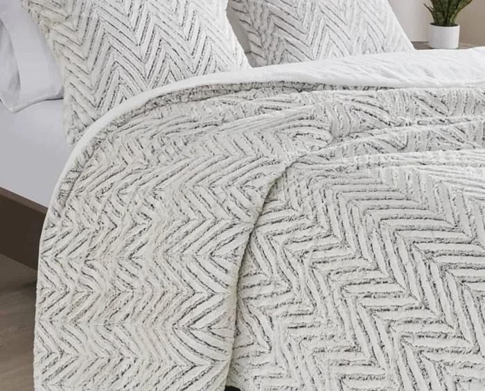 Adelyn Comforter Set