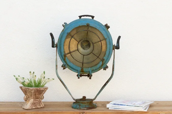Antique Metal Sea Blue Ship Spotlight (Trade)