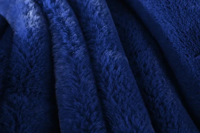 Cassilda Luxury Chinchilla Faux Fur Throw Blanket (50 x 60)