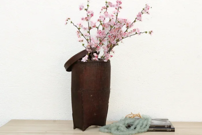 Early 20th Century Finely Woven Lidded Basket (Trade)
