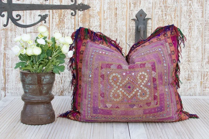 Ekani Thar Silk Embroidered Antique Pillow (Trade)
