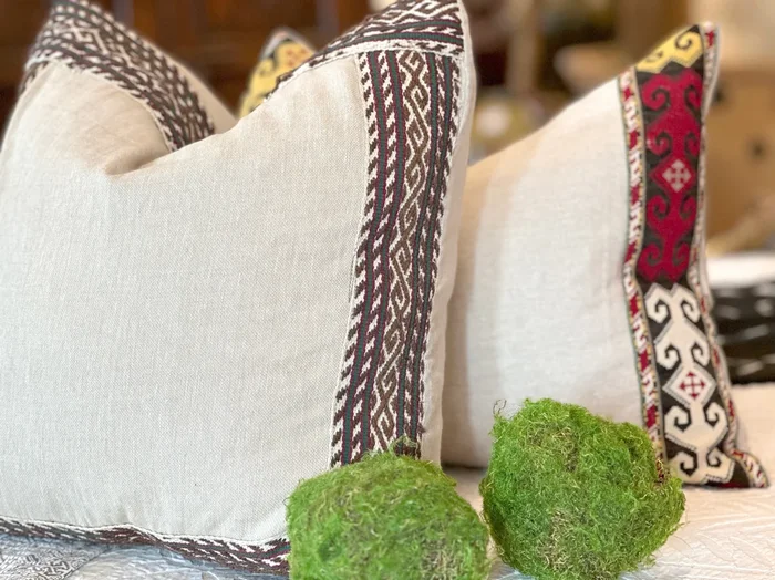 Giti Linen Tribal Border Pillow