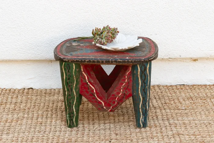 Handcarved Nupe Fiesta Small Table (Trade)