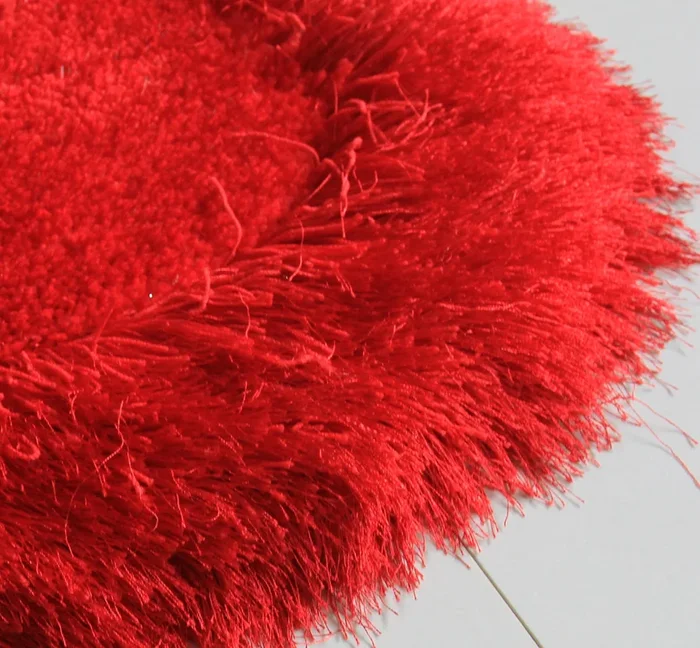 Heart Shape Hand Tufted 4-inch Thick Shag Area Rug (28-in x 32-in)