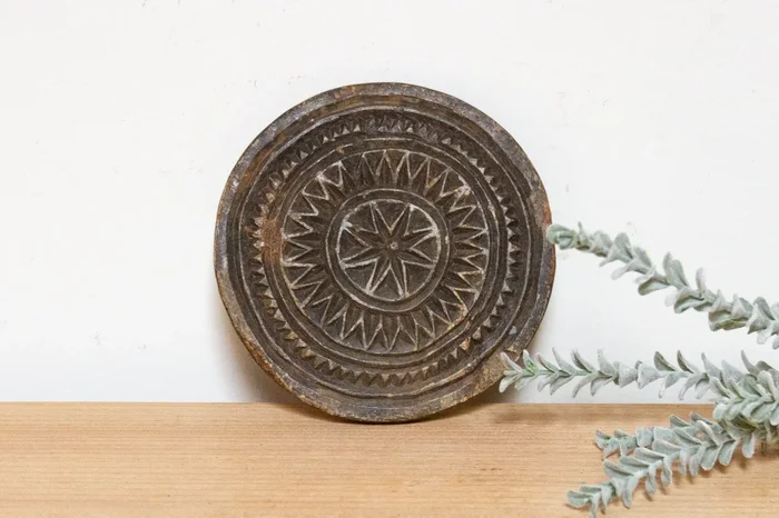 Ishita Indian Stone Plate (Trade)