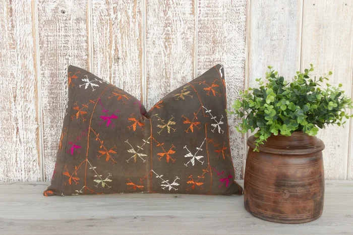 Jha Antique Indian Folk Lumbar Pillow Cover