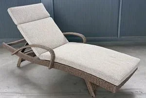 Laguna Heights Chaise Lounge With Cushion