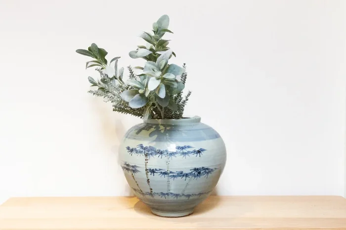 Large Blue & White Porcelain Jar (Trade)