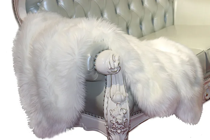 Luxury Decorative Faux Fur Throw in White (50-inch x 60-inch)