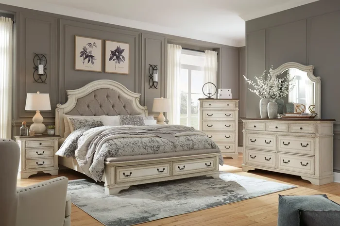 Realyn King Bedroom Set