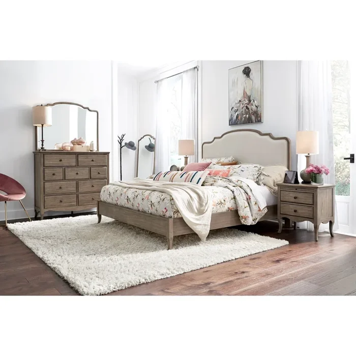 Traditional 5-Piece California King Bedroom Group