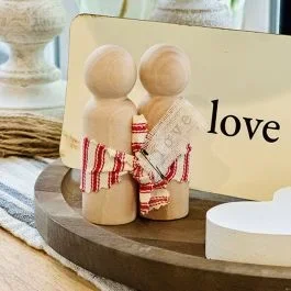 Valentine Couple Wood Peg Pair