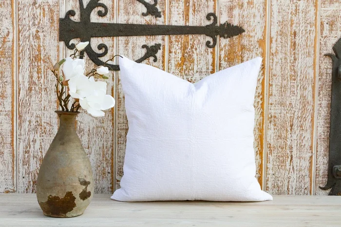 White Filanan Kantha Small Pillow Cover (Trade)